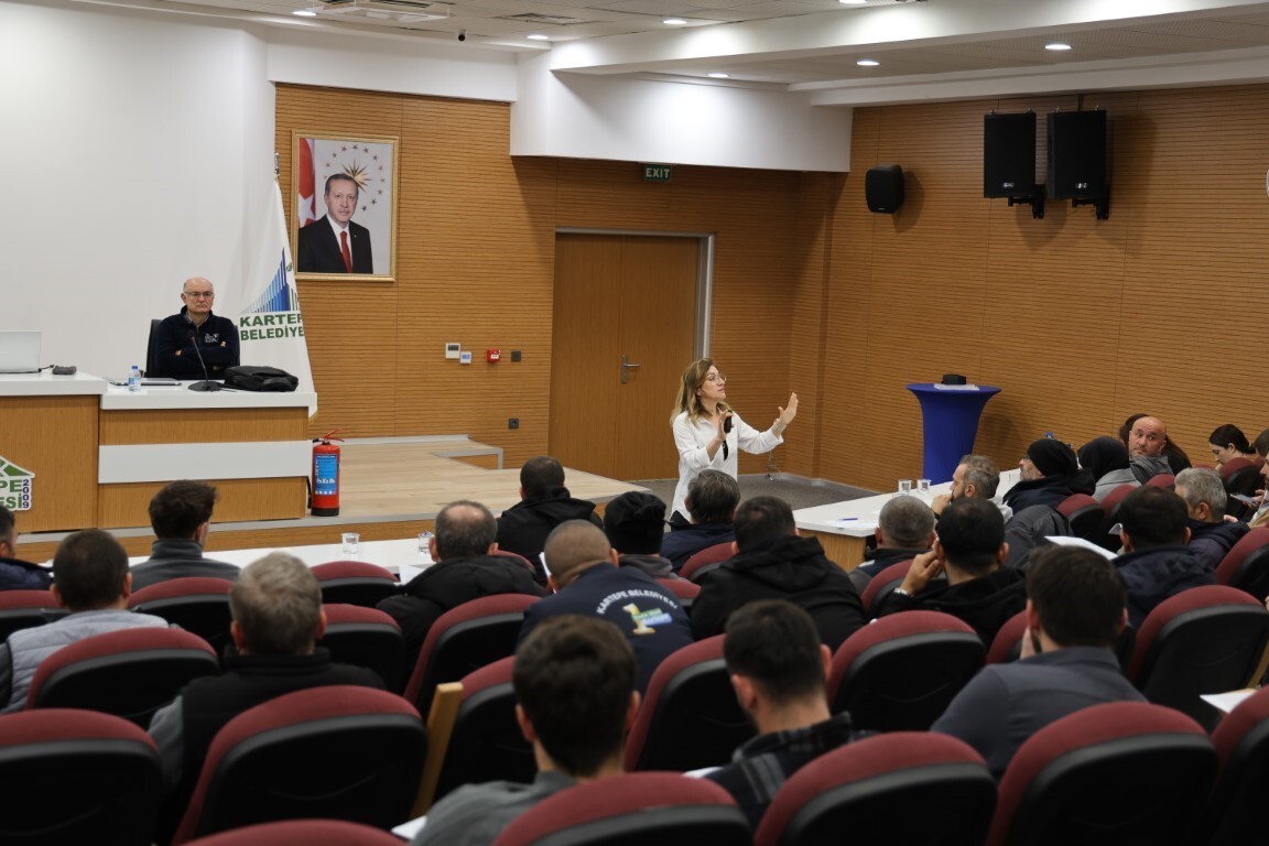 KARTEPE BELEDİYESİ FEN İŞLERİ MÜDÜRLÜĞÜ EKİPLERİ, SAHADA YÜRÜTTÜKLERİ ÇALIŞMALARDA RİSKLERİ EN AZA...