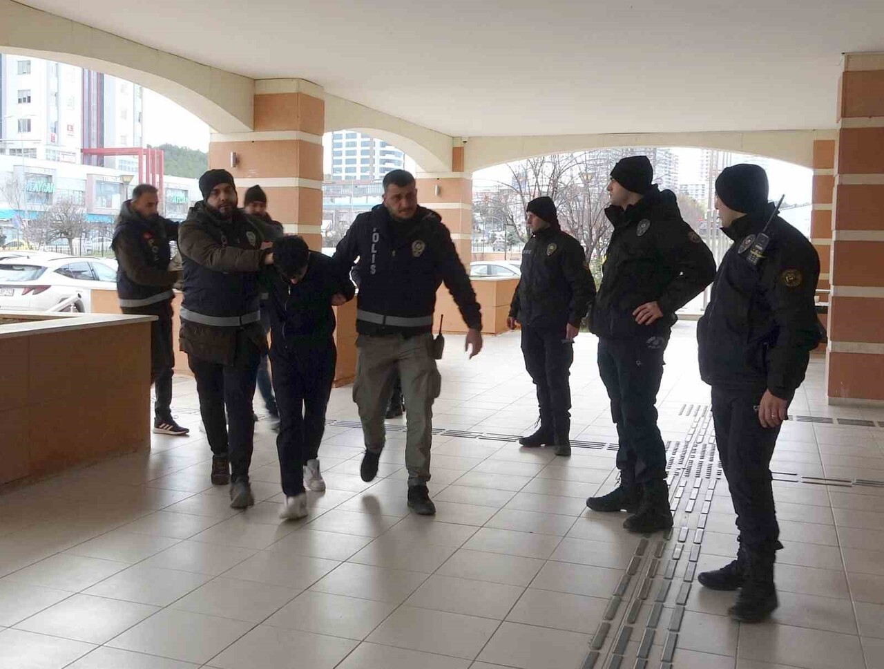 KASTAMONU’DA İKİ GRUP ARASINDA ÇIKAN KAVGADA BIÇAKLANARAK ÖLDÜRÜLEN BERBERİN OLAYIYLA İLGİLİ...