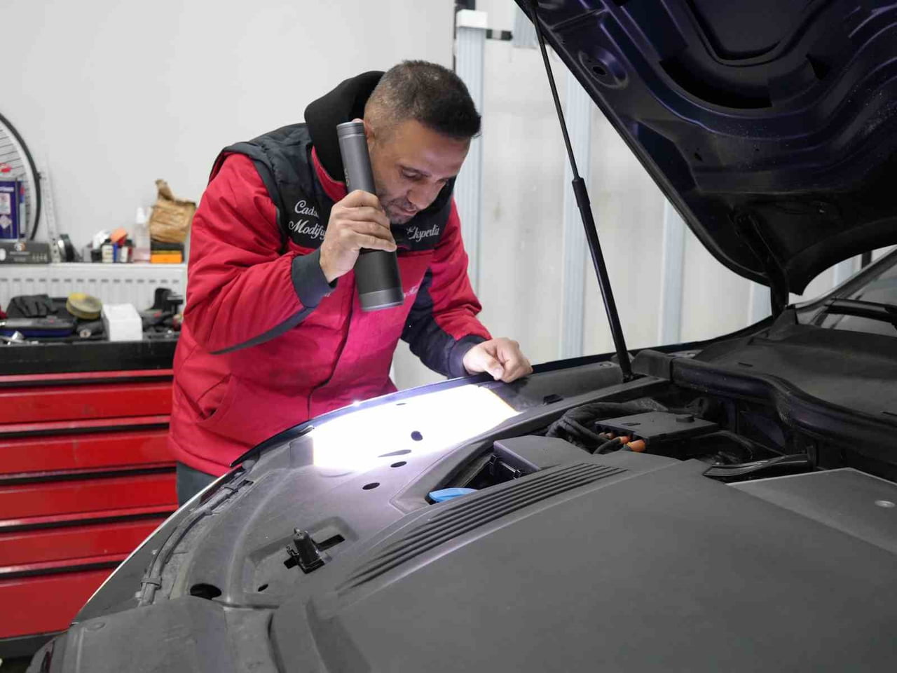 KASTAMONU’DA OTO EKSPERTİZ, PİYASA DEĞERİNİN ALTINDA SATILAN BİR ARAÇTA FİYAT ÇELİŞKİSİNİ FARK...