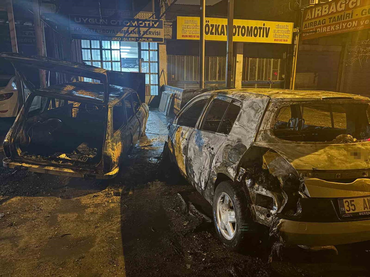 KAYSERİ'NİN KOCASİNAN İLÇESİNDE BULUNAN OTO SANAYİ SİTESİNDEKİ BİR DÜKKANA KAZALI OLARAK BIRAKILAN...