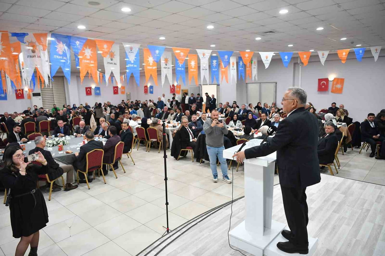 KAYSERİ BÜYÜKŞEHİR BELEDİYE BAŞKANI DR. MEMDUH BÜYÜKKILIÇ; AK PARTİ İL DANIŞMA MECLİSİ...