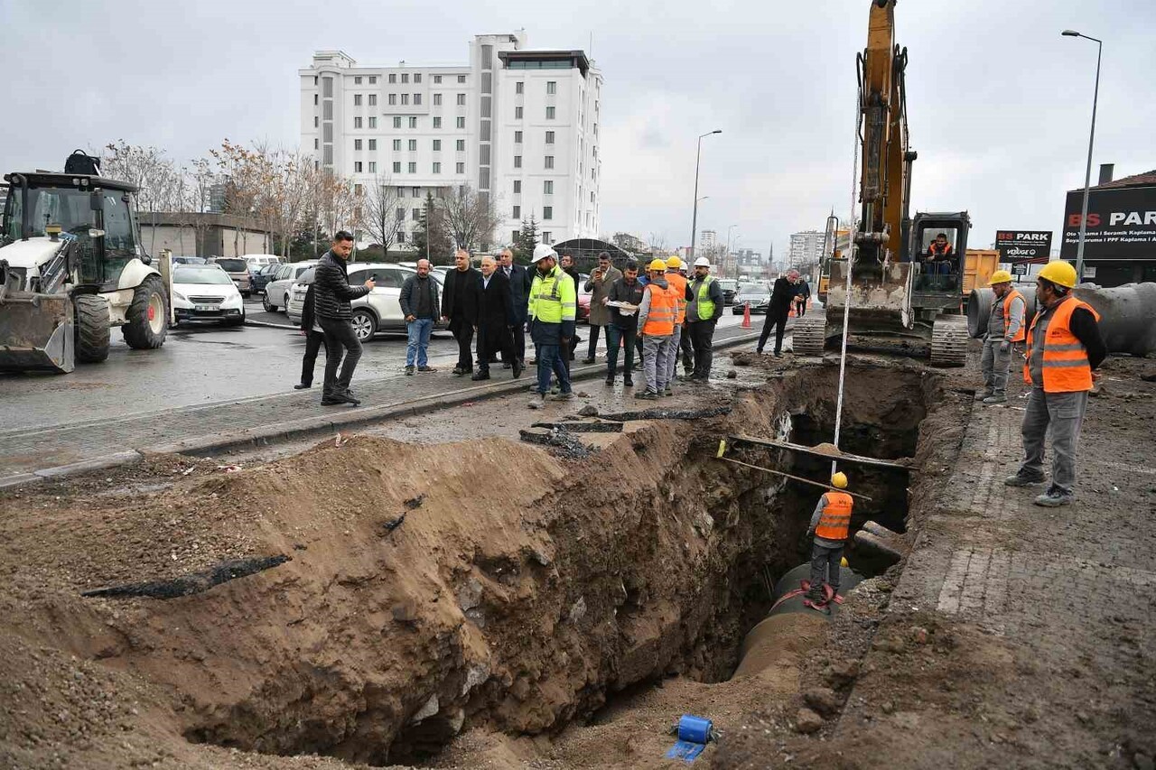 KAYSERİ BÜYÜKŞEHİR BELEDİYE BAŞKANI DR. MEMDUH BÜYÜKKILIÇ; KARTAL KAVŞAĞI ALTYAPI ÇALIŞMALARI...