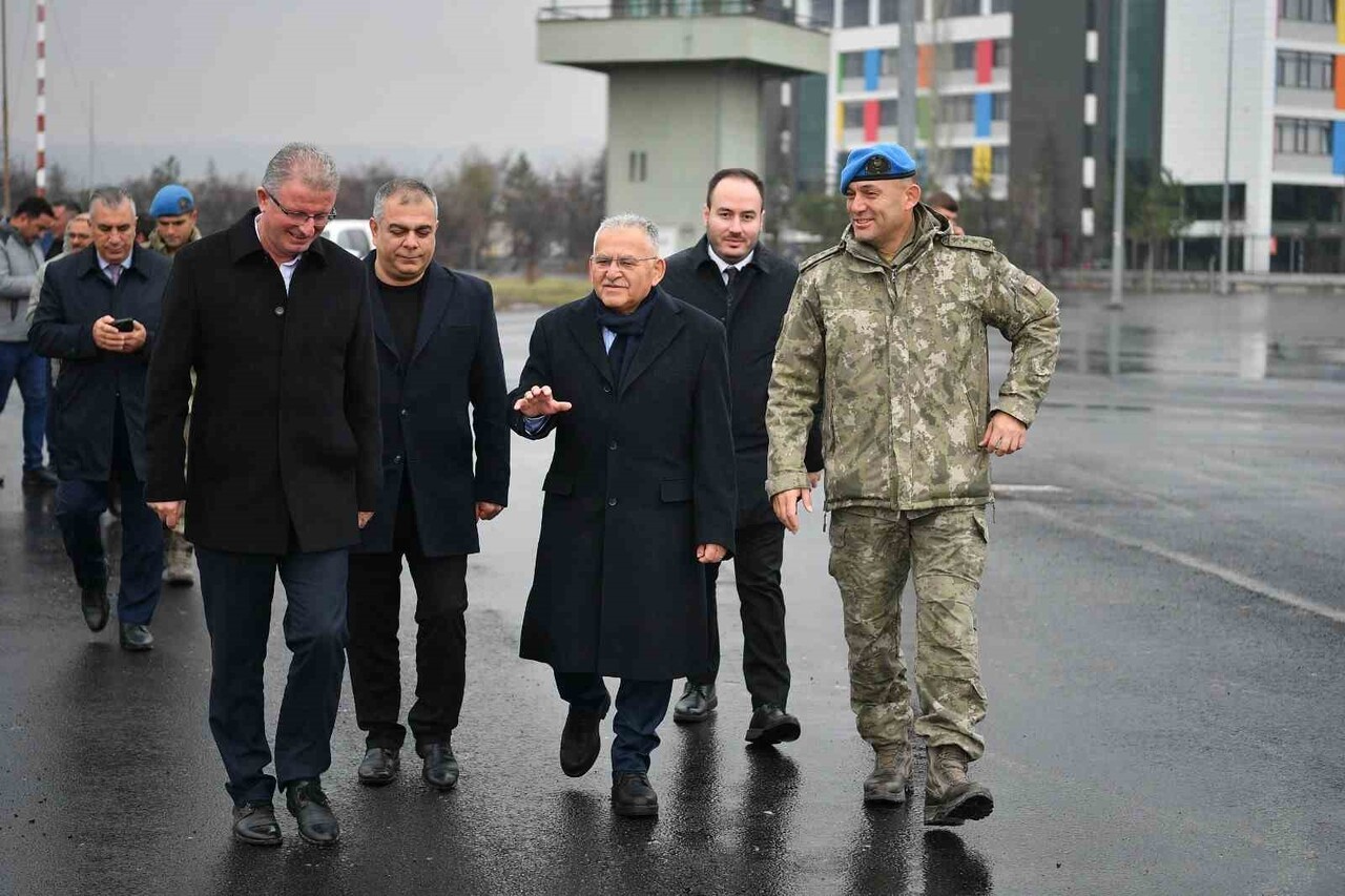 KAYSERİ BÜYÜKŞEHİR BELEDİYE BAŞKANI DR. MEMDUH BÜYÜKKILIÇ, KARTAL KAVŞAĞI PROJESİ’NE ALTERNATİF...