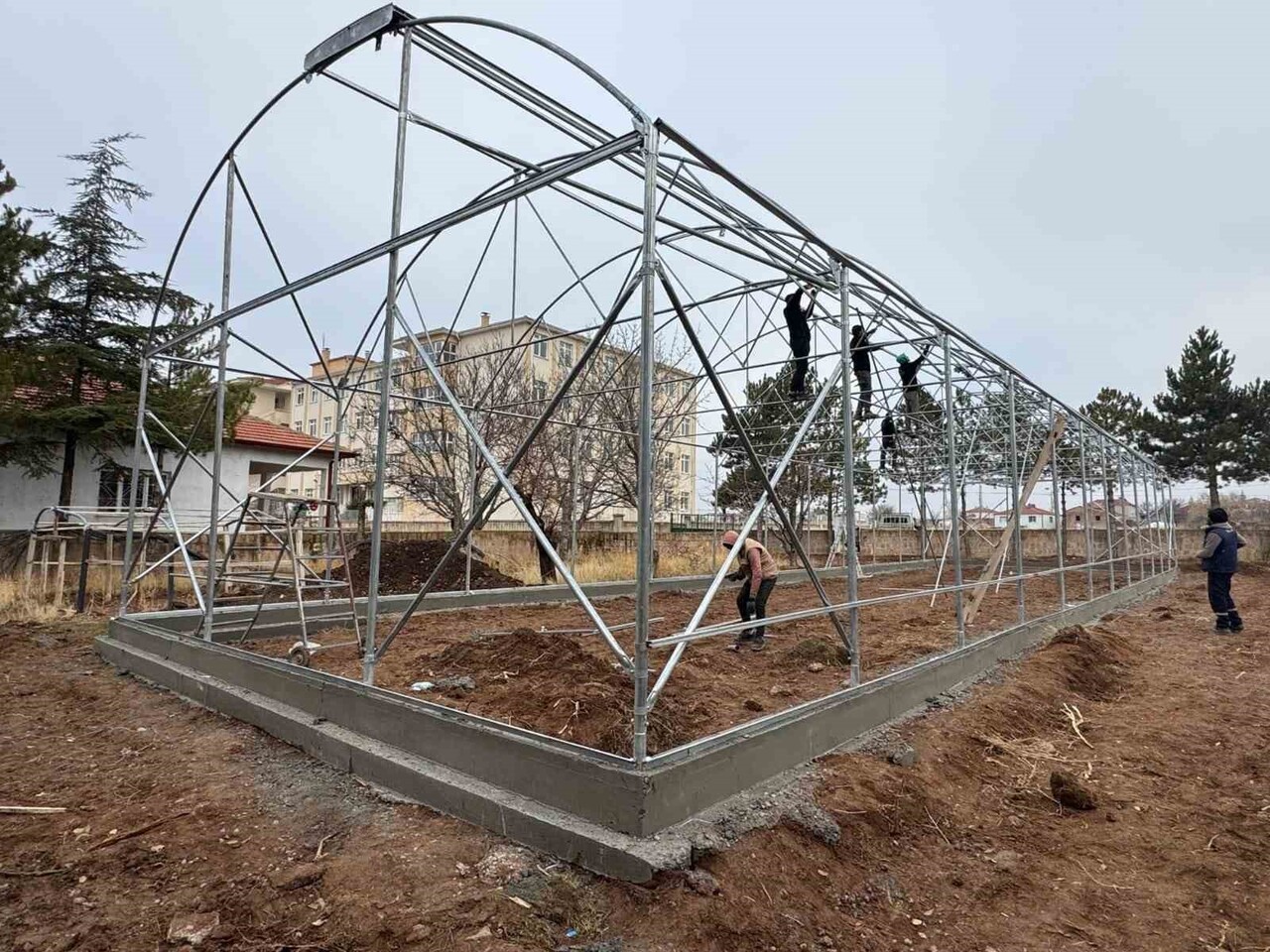 KAYSERİ BÜYÜKŞEHİR BELEDİYESİ; KAYSERİ ÜNİVERSİTESİ DEVELİ KAMPÜSÜ'NE 2 MİLYON TL’LİK ASFALT...