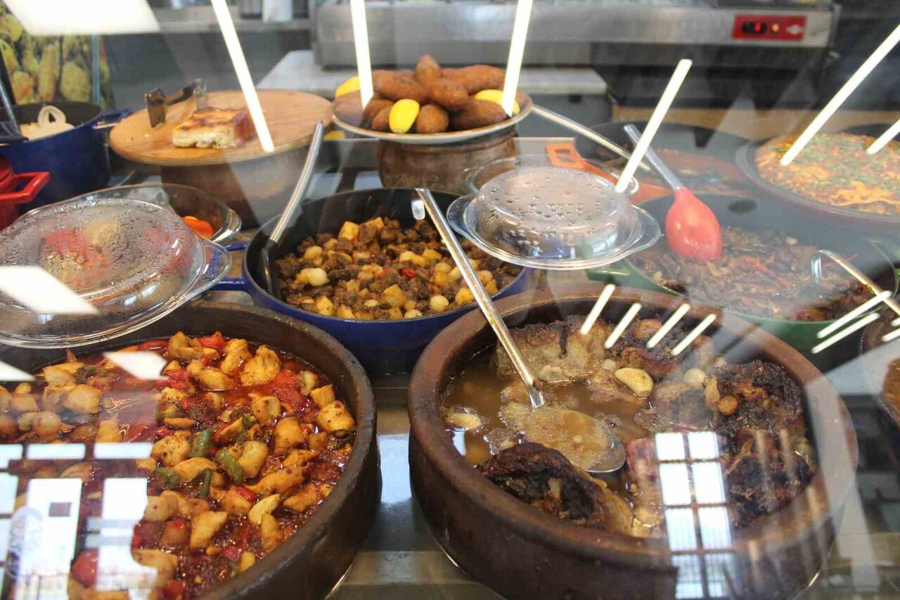 KAYSERİ BÜYÜKŞEHİR BELEDİYESİ KAYTUR A.Ş. BÜNYESİNDEKİ EV YEMEKLERİ LOKANTASI'NDA 5 ÇEŞİT YEMEK...