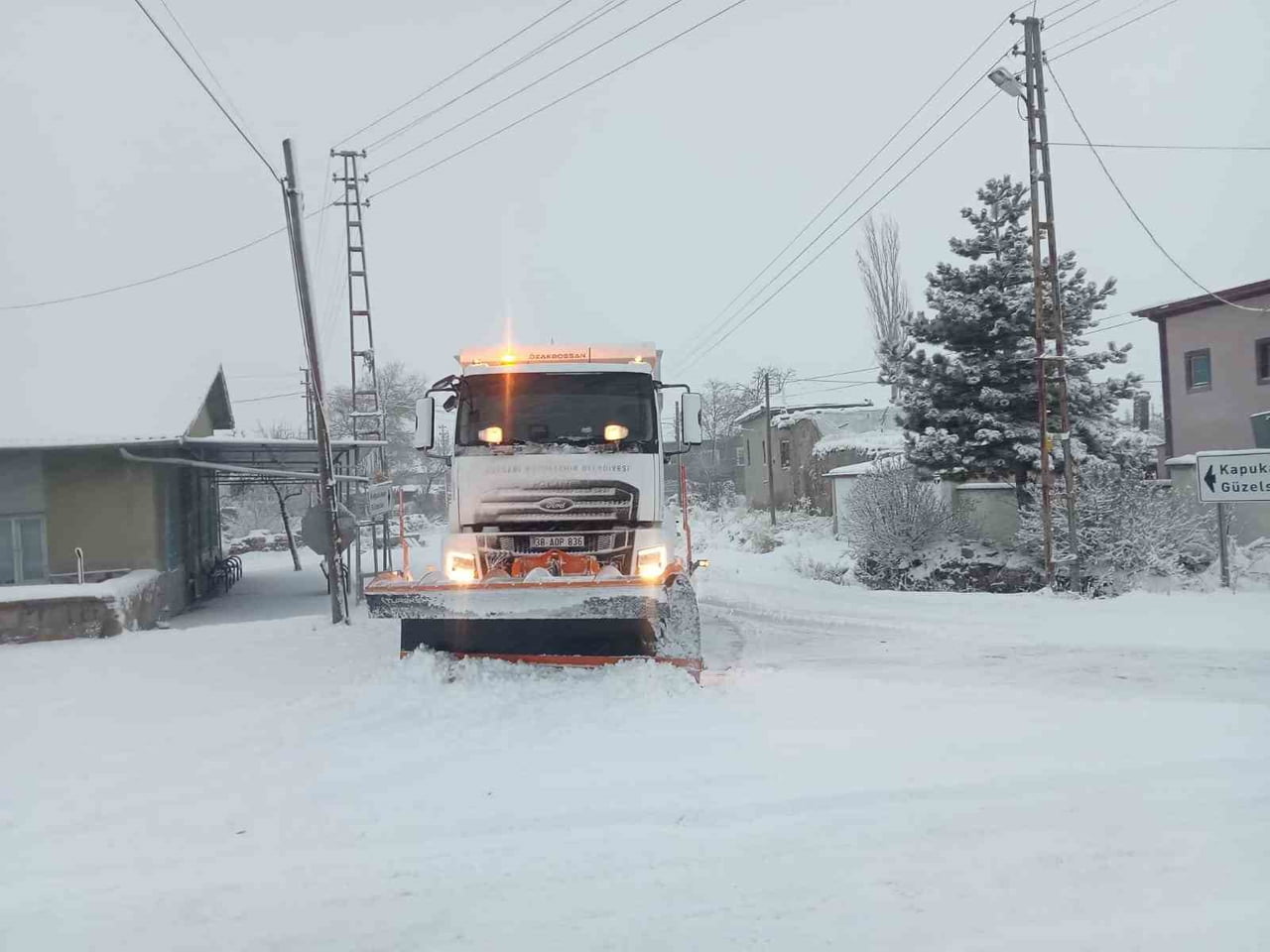 KAYSERİ BÜYÜKŞEHİR BELEDİYESİ, KIRSAL VE YÜKSEK KESİMLERE YAĞAN KAR SONRASI 7 İLÇEDE 61 MAHALLE...