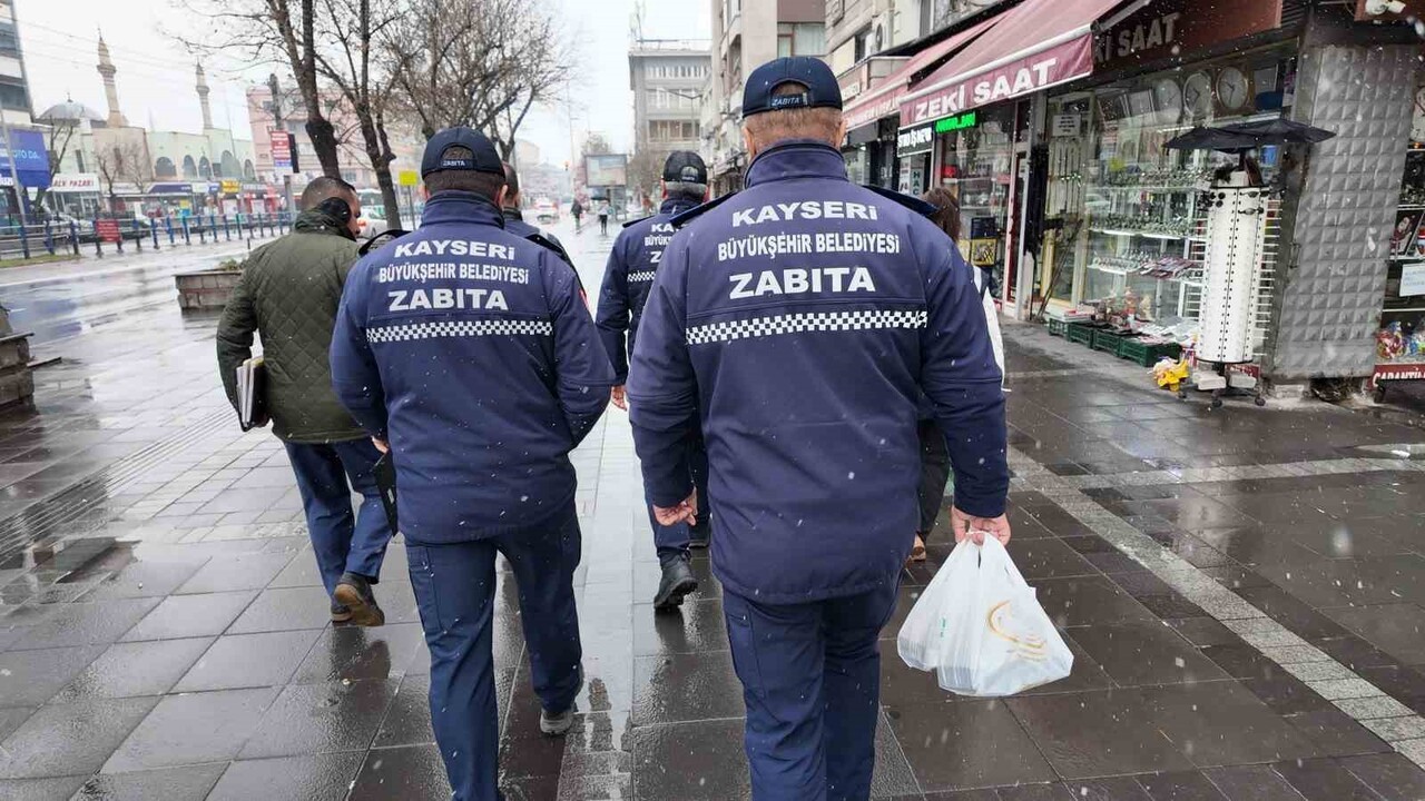 KAYSERİ BÜYÜKŞEHİR BELEDİYESİ ZABITA EKİPLERİ, KENTİN HUZUR, DÜZEN, SAĞLIK VE GÜVENLİĞİ İÇİN...