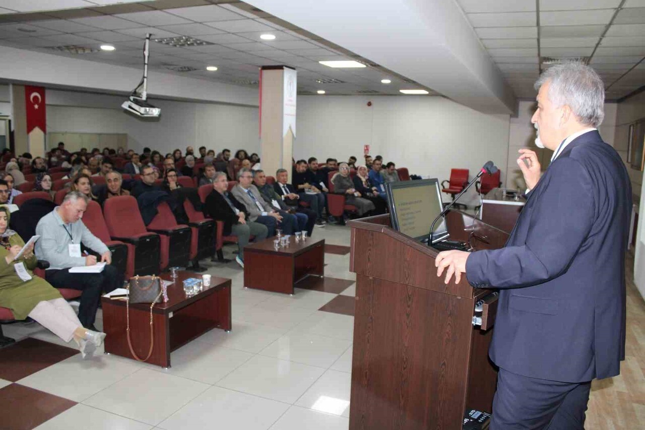 KAYSERİ DEVLET HASTANESİ; ACİL TIP ALANINDAKİ GÜNCEL YAKLAŞIMLARI DEĞERLENDİRMEK, KLİNİK...