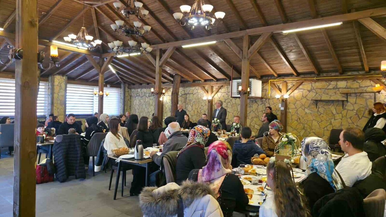 KAYSERİ’NİN BÜNYAN İLÇESİNDE 3 ARALIK DÜNYA ENGELLİLER GÜNÜ KAPSAMINDA DÜZENLENEN PROGRAMDA, İLÇE...