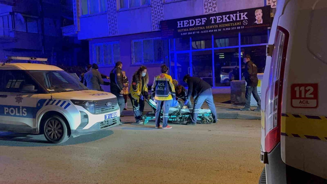 KAYSERİ’NİN KOCASİNAN İLÇESİNDE KÖPEK YÜZÜNDEN ÇIKAN BIÇAKLI KAVGADA 1 KİŞİ YARALANIRKEN, AYNI...