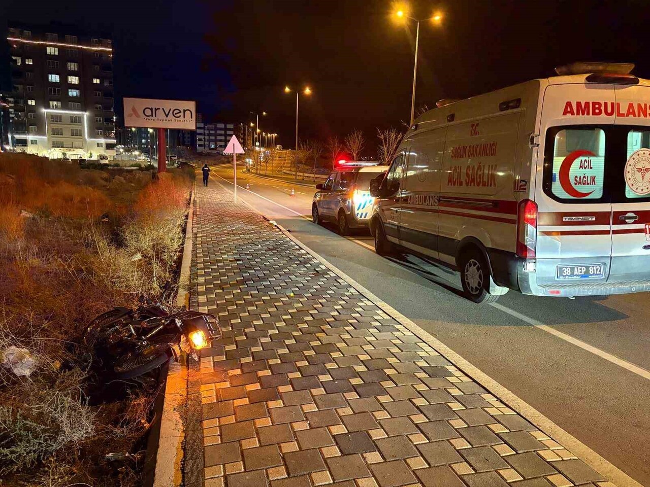 KAYSERİ’NİN TALAS İLÇESİNDE POLİS EKİPLERİNİN ‘DUR’ İHTARINA UYMAYAN MOTOSİKLET SÜRÜCÜSÜ TERS YÖNE...