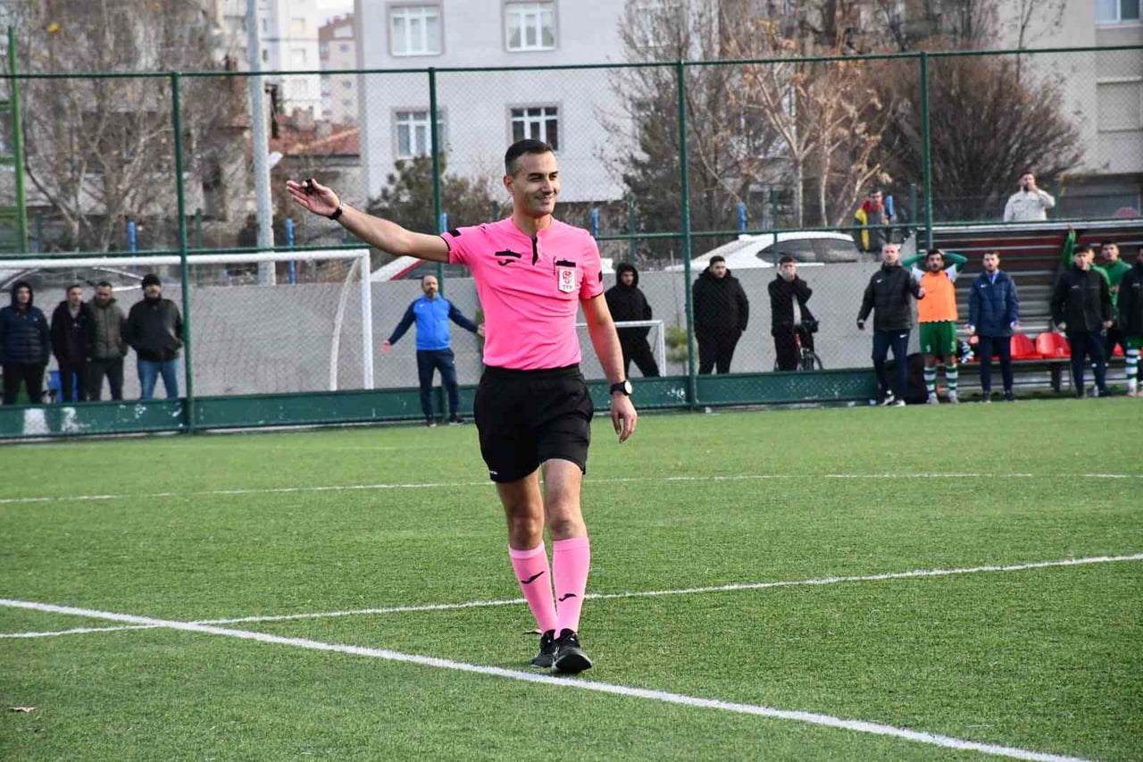 KAYSERİ ŞEKER MUSTAFA KILIÇ SÜPER AMATÖR KÜME’DE 14. HAFTADA DÜDÜK ÇALACAK HAKEMLER BELLİ...