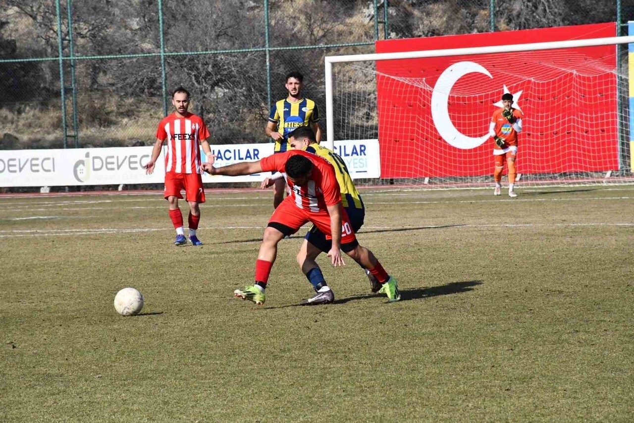KAYSERİ ŞEKER MUSTAFA KILIÇ SÜPER AMATÖR KÜME’DE LİGİN 12. HAFTASINDA HACILAR ERCİYESSPOR EVİNDE...