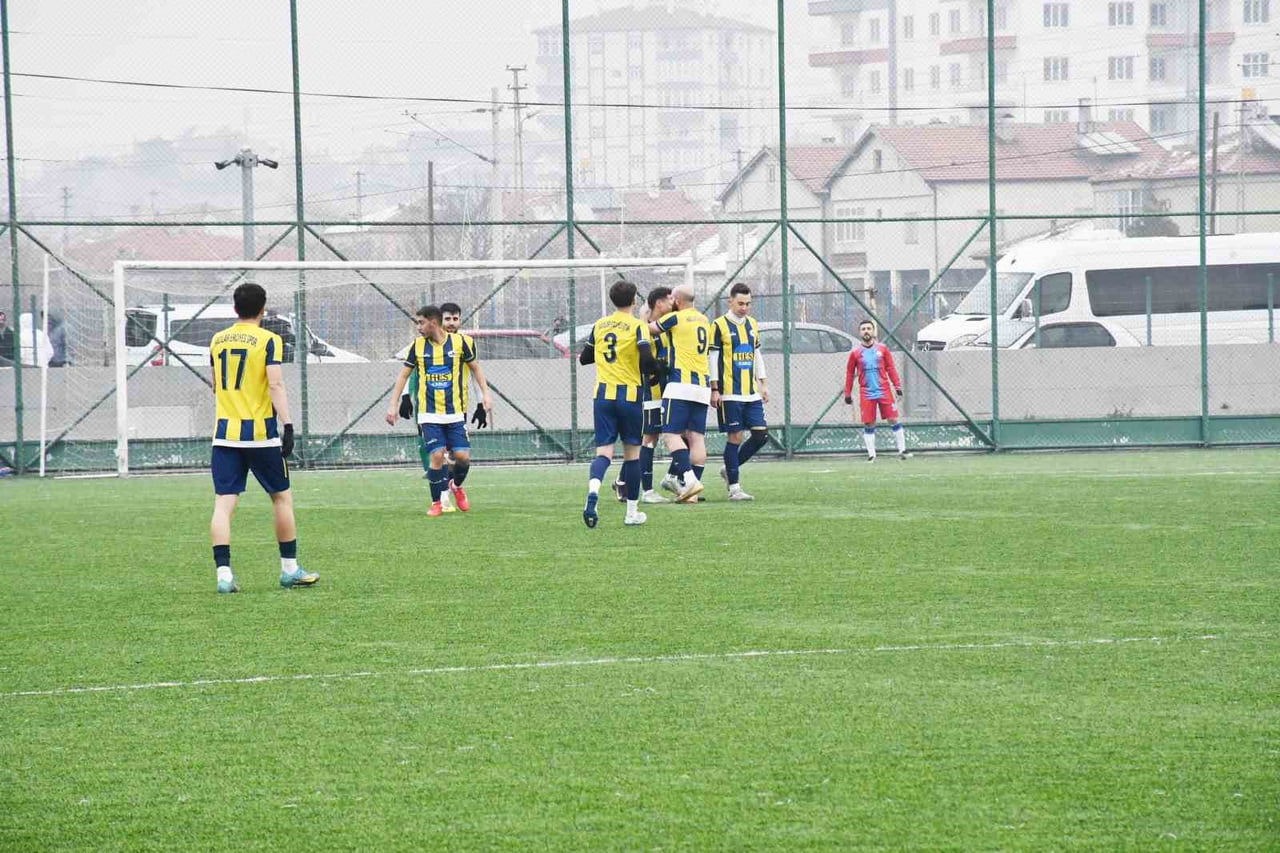 KAYSERİ ŞEKER MUSTAFA KILIÇ SÜPER AMATÖR KÜME’DE LİGİN 15. HAFTASI 1 MAÇ DIŞINDA...