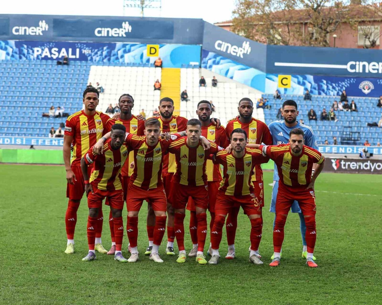KAYSERİSPOR, SÜPER LİG’DE OYNADIĞI 15 MAÇ SONRASINDA 17. SIRADA YER ALDI.