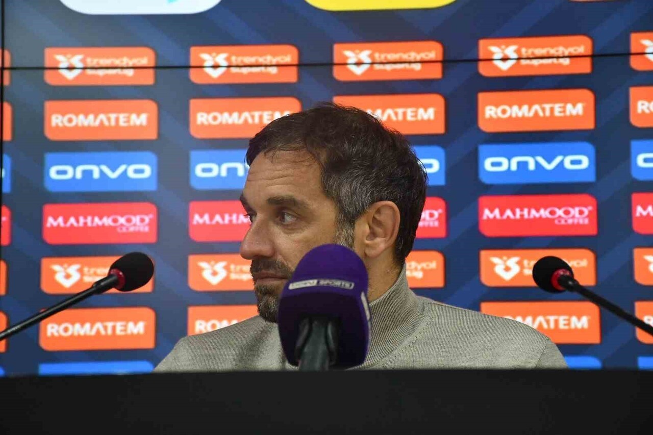 KAYSERİSPOR TEKNİK DİREKTÖRÜ RADOMİR DJALOVİC, EVLERİNDE 0-0 BERABERE KALDIKLARI ALANYASPOR MAÇI...