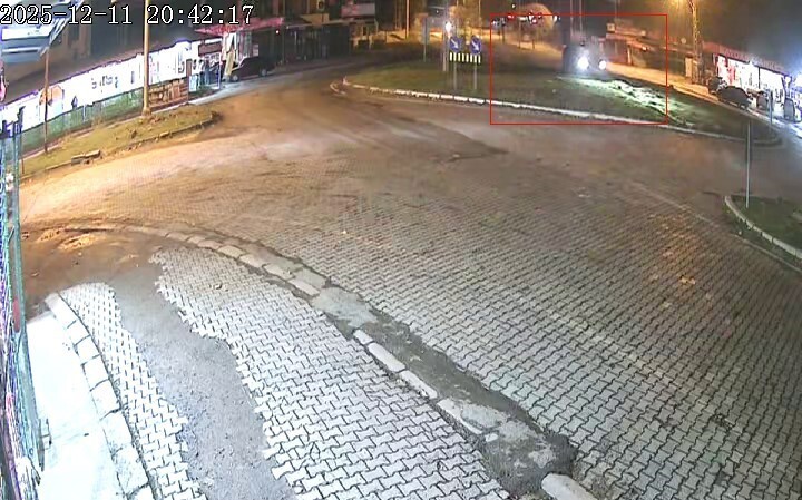 KAZA ANI GÜVENLİK KAMERASINA YANSIDI.