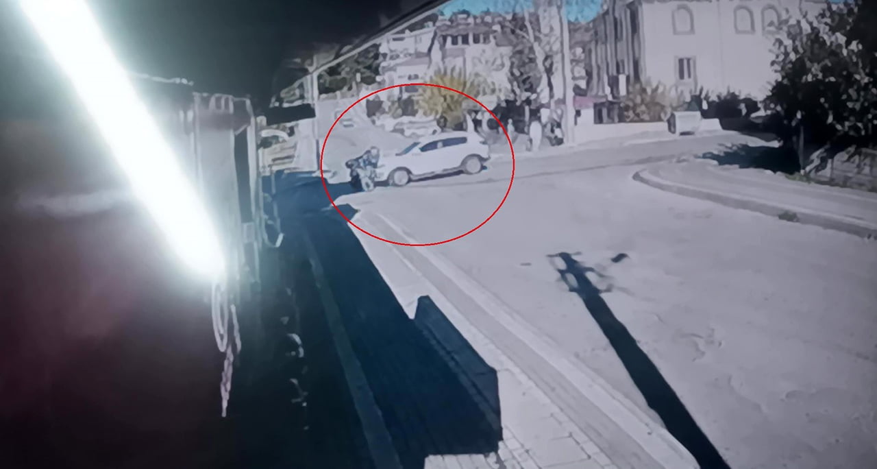 KAZA ANI GÜVENLİK KAMERASINA YANSIDI