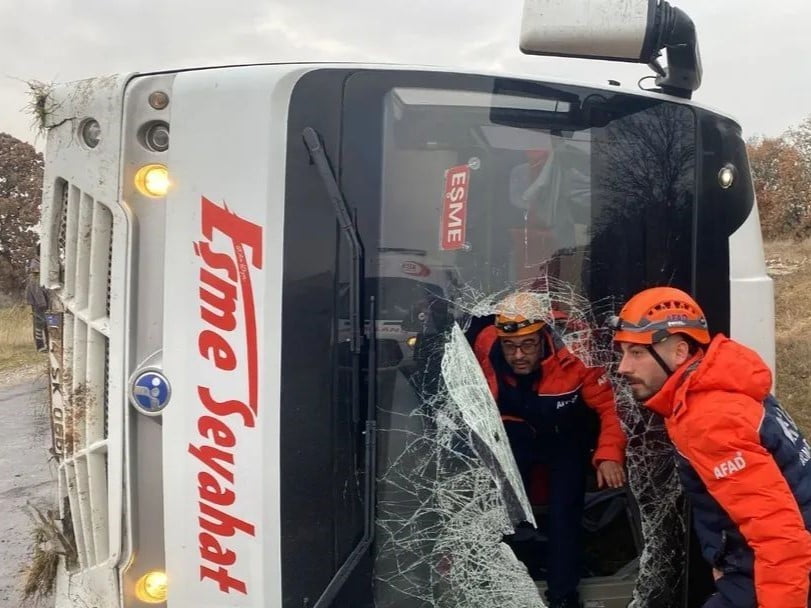 KAZA YAPAN 64 SK 066 PLAKALI MİDİBÜS.