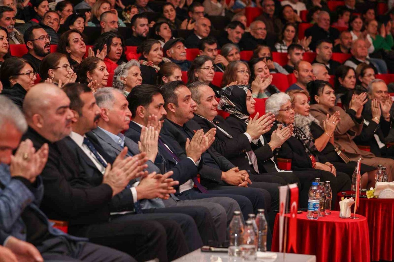 KEÇİÖREN BELEDİYESİ, HALK OZANI ALİ KIZILTUĞ’U VEFATININ 8. YIL DÖNÜMÜNDE NEŞET ERTAŞ SANAT VE...