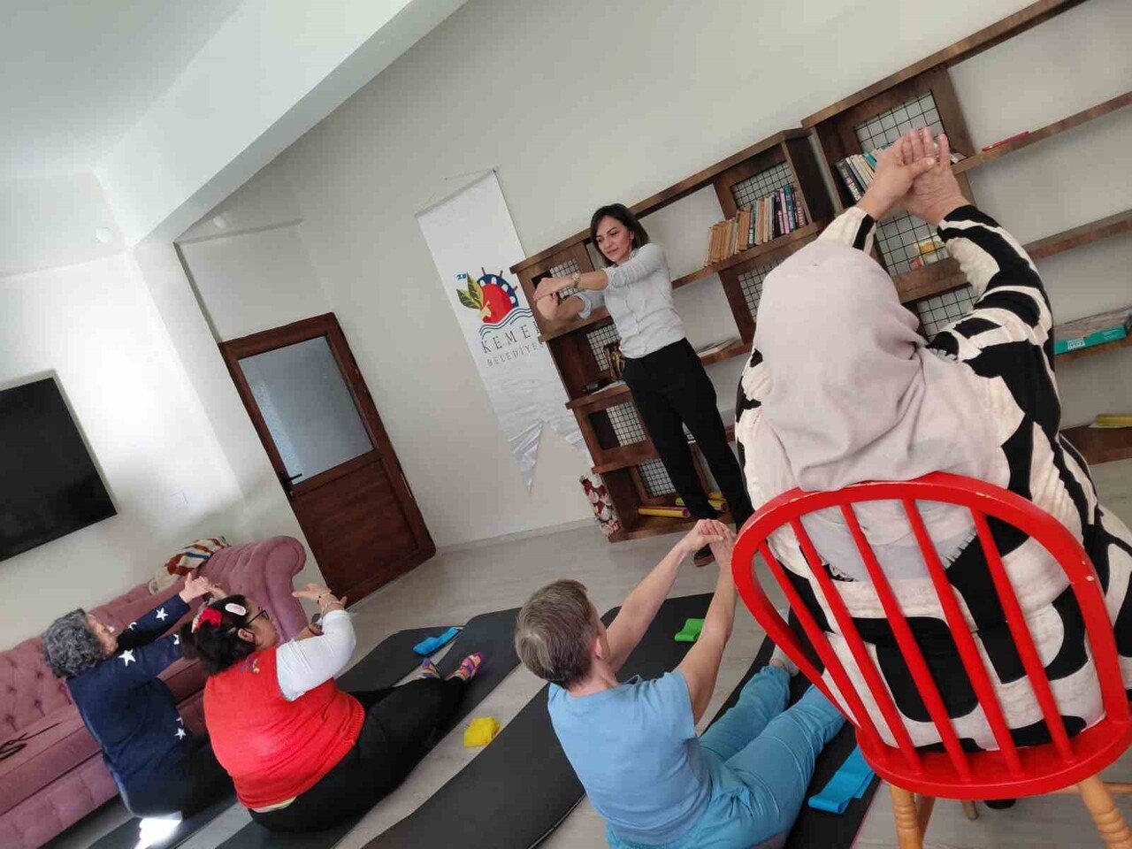 KEMER BELEDİYESİ'NİN SOSYAL SORUMLULUK PROJELERİ ARASINDA YER ALAN MOLA EVİ'NİN AÇILMASINDAN SONRA...