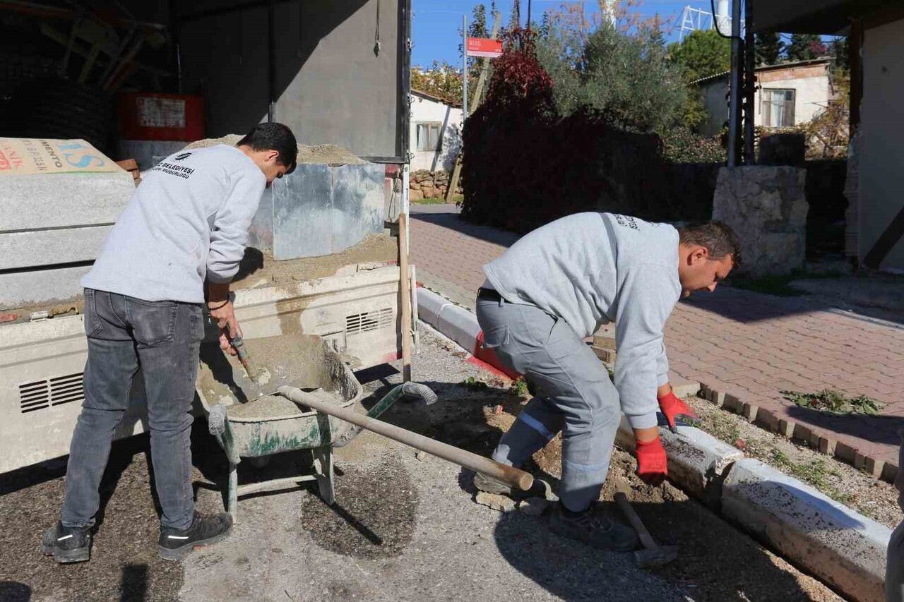 KEPEZ BELEDİYESİ'NİN ‘ANINDA ÇÖZÜM EKİBİ, 629 BİN NÜFUSLU İLÇENİN 68 MAHALLESİNE HIZLI VE ETKİLİ...