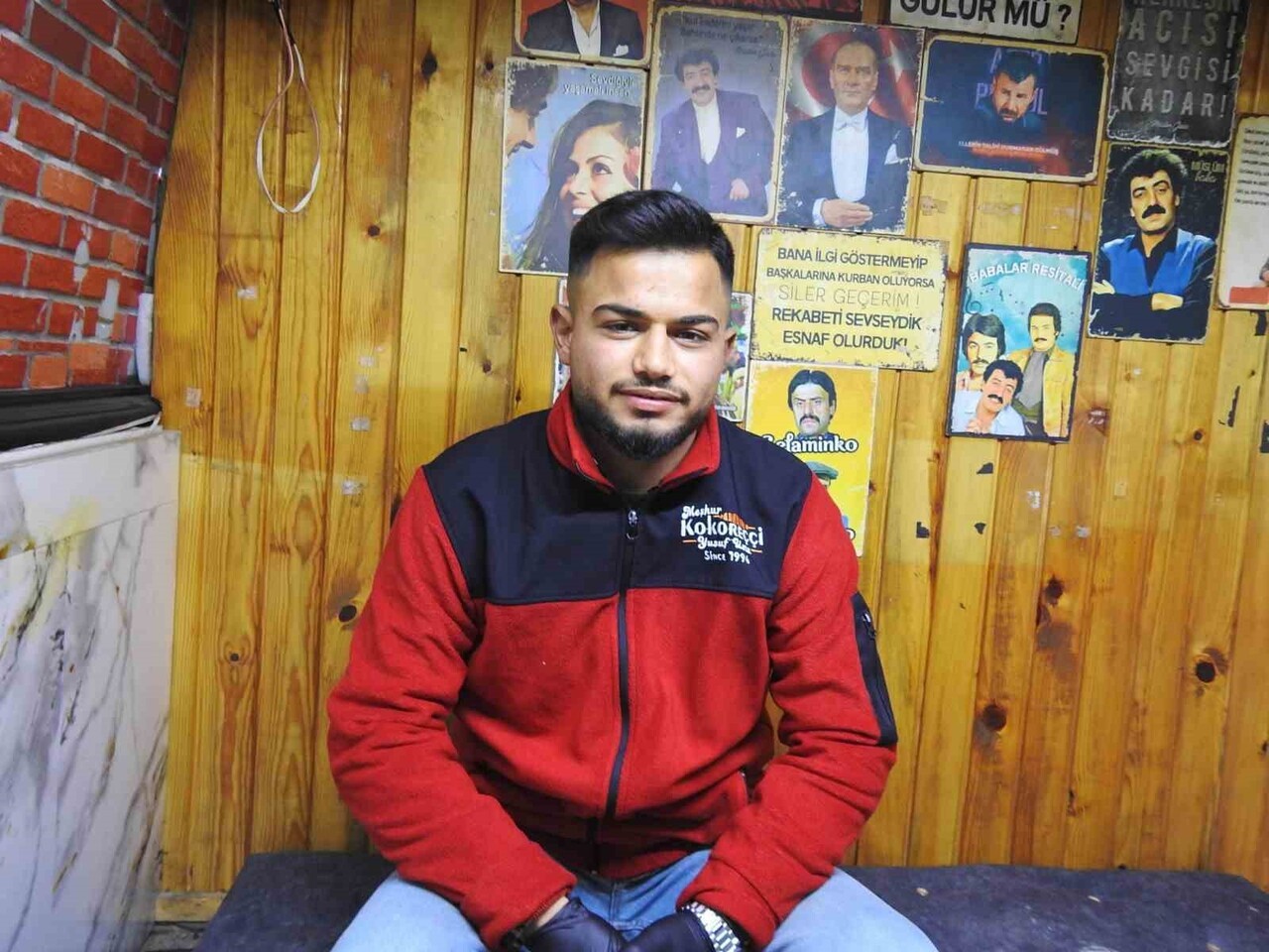 KİLİS'TE SOKAK LEZZETLERİNE OLAN İLGİDE SON DÖNEMDE DÜŞÜŞ YAŞANDIĞINI BELİRTEN 23 YAŞINDAKİ GENÇ...