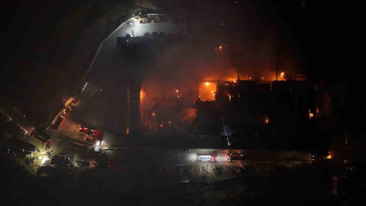 KIRIKKALE’DE KİMYA FABRİKASINDA ÇIKAN BÜYÜK YANGIN, 10 SAAT SÜREN YÜKSEK RİSKLİ MÜDAHALENİN...