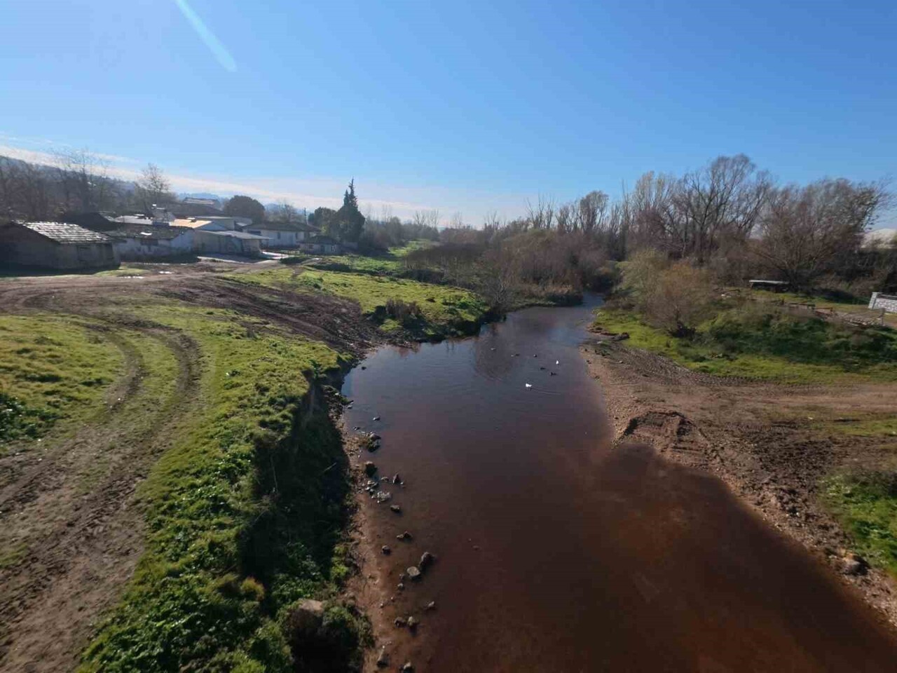KIRKLARELİ'NİN BABAESKİ İLÇESİNE BAĞLI YENİKÖY'DEN GEÇEN ŞEYTAN DERESİNİN SUYU, BUGÜN SABAH...