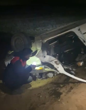 KIRŞEHİR'DE, KÖPEKTEN KAÇMAK İSTEYEN SÜRÜCÜ YAPTIĞI MANEVRAYLA KULLANDIĞI OTOMOBİLİN HAKİMİYETİNİ...