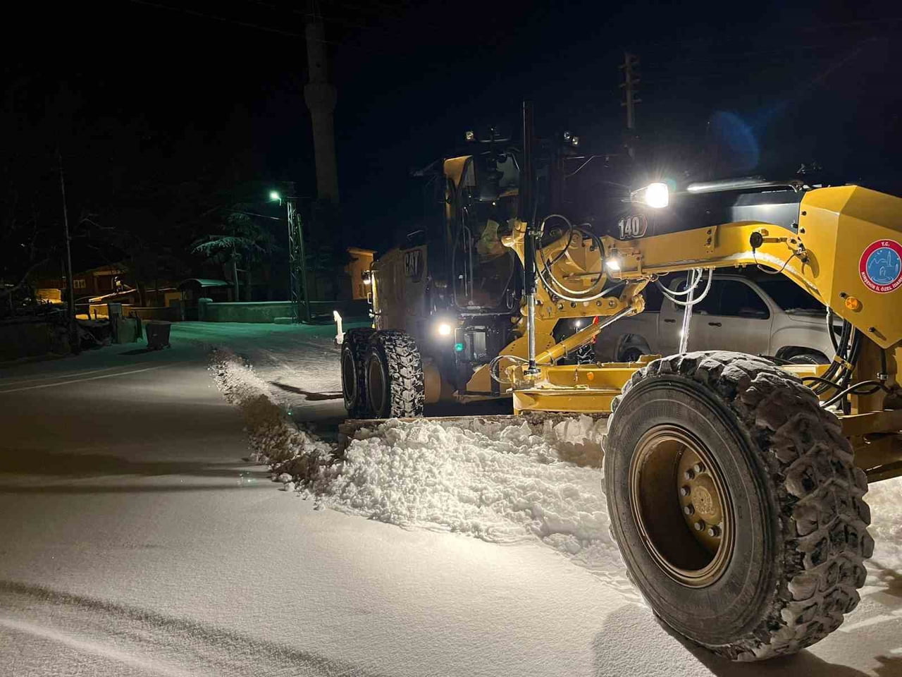 KIRŞEHİR’DE ETKİLİ OLAN SOĞUK HAVA VE YAĞIŞLARA RAĞMEN İL GENELİNDE KAPALI İLÇE VE KÖY YOLU...