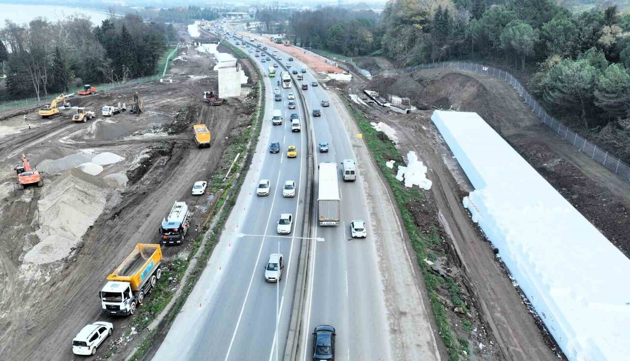 KOCAELİ'DE BAŞİSKELE İLE İZMİT ARASINDAKİ TRAFİĞİ RAHATLATACAK DEV ULAŞIM PROJESİNDE KULLANILAN...