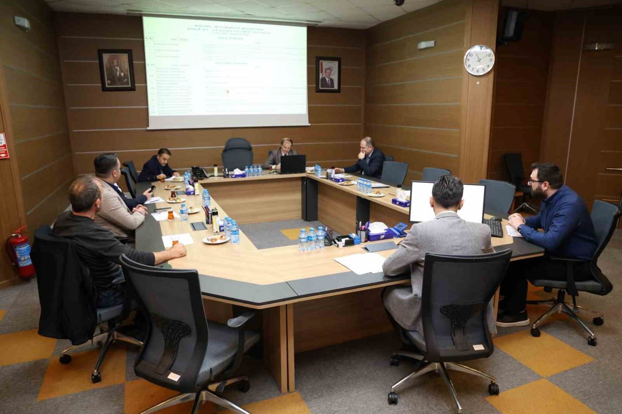 KOCAELİ BÜYÜKŞEHİR BELEDİYESİ ENCÜMENİNCE, TOPLU TAŞIMADA DÜZENİ BOZAN, YOLCULARA KÖTÜ MUAMELEDE...