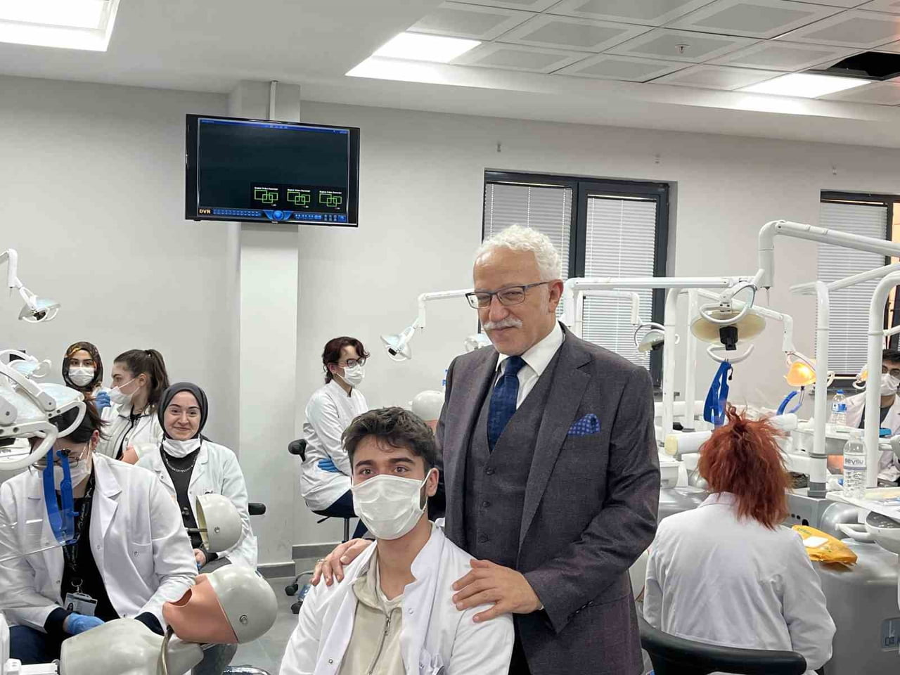 KONYA'DA NECMETTİN ERBAKAN ÜNİVERSİTESİ (NEÜ) DİŞ HEKİMLİĞİ FAKÜLTESİ DİJİTAL SİMÜLASYON MERKEZİ...