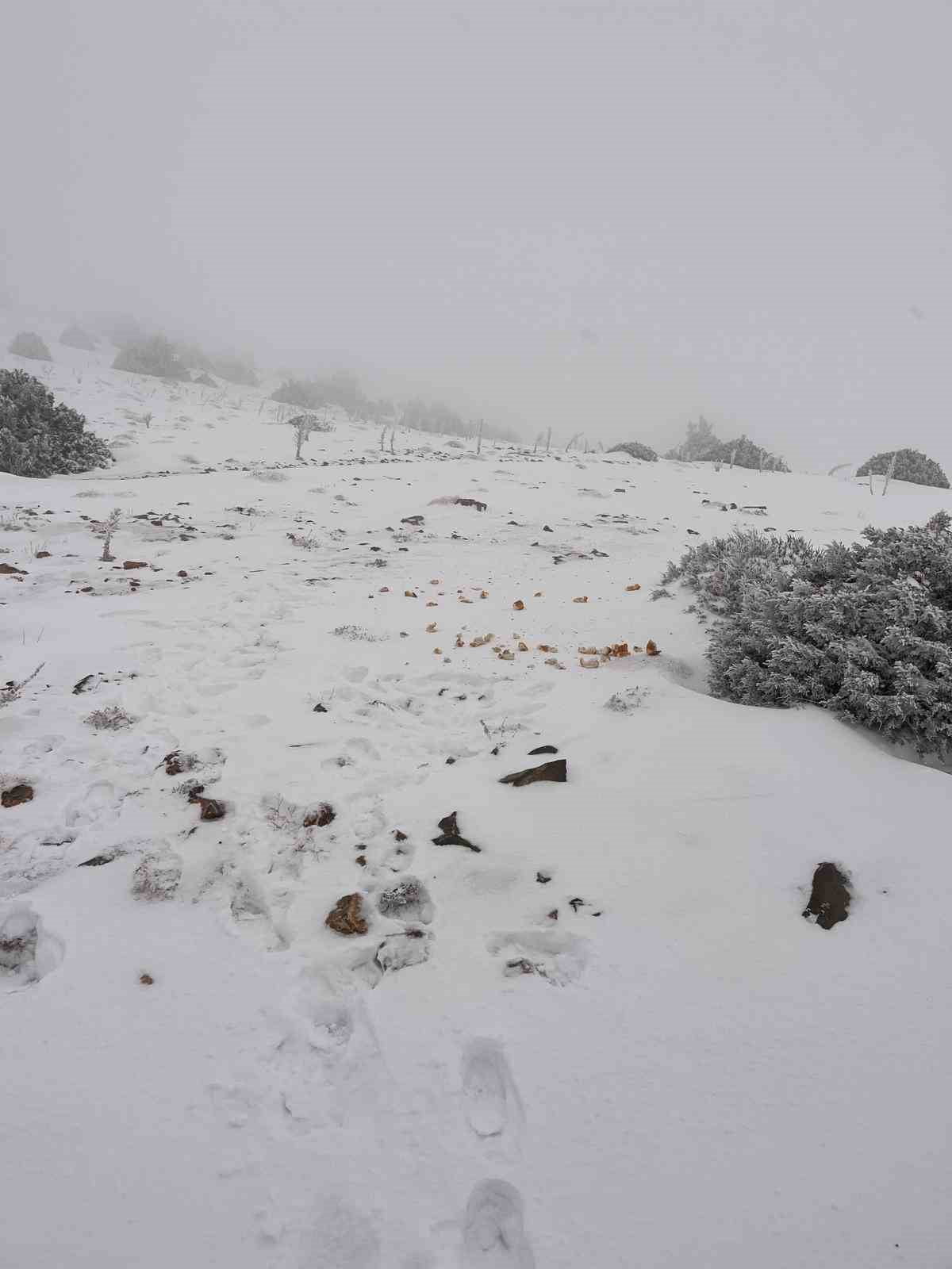 KONYA’DA ETKİLİ OLAN KAR YAĞIŞINDA EN YOĞUN ÖRTÜ HALKAPINAR İLÇESİNDE GÖRÜLDÜ. İLÇEDE KAR...
