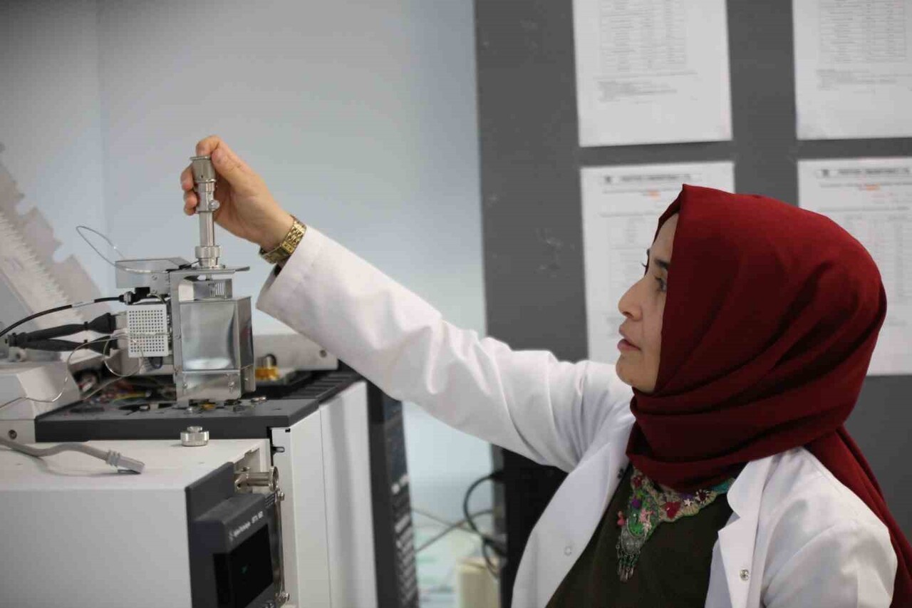 KONYA’DA NECMETTİN ERBAKAN ÜNİVERSİTESİ BÜNYESİNDE KURULAN BİLİM VE TEKNOLOJİ UYGULAMA VE...