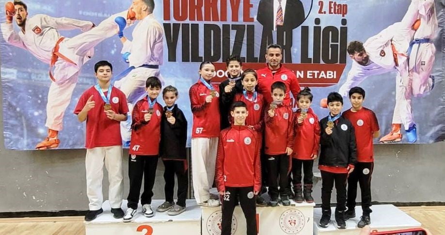KÖRFEZ GENÇLERBİRLİĞİ SPOR KULÜBÜ KARATE TAKIMI, SAKARYA'DA DÜZENLENEN TÜRKİYE YILDIZLAR KARATE...