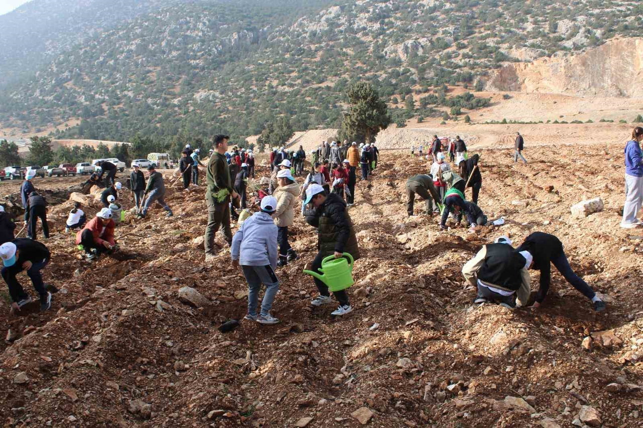 KORKUTELİ İLÇESİNDE "ÇEVREME DUYARLIYIM, DEĞERLERİME SAHİP ÇIKIYORUM (ÇEDES)" PROJESİ ÇERÇEVESİNDE...