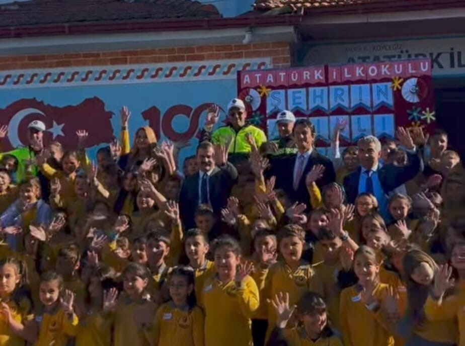 KÖYCEĞİZLİ ÖĞRENCİLERDEN AKILLI TRAFİK ÇÖZÜMLERİ MAKET VE RESİM SERGİSİ