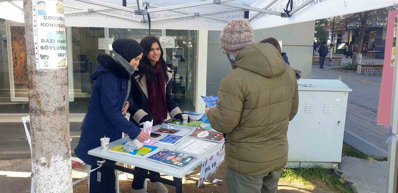 KSBÜ DİLKOM’DAN 'BİLİM KAFE ETKİNLİĞİ'YLE DİL VE KONUŞMA BOZUKLUKLARINA DİKKAT