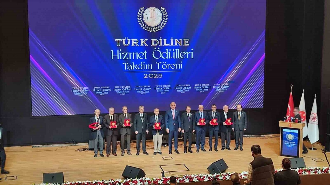 KÜLTÜR VE TURİZM BAKANI MEHMET NURİ ERSOY, "DİL, BİR MİLLETİN SADECE İLETİŞİM ARACI DEĞİL;...
