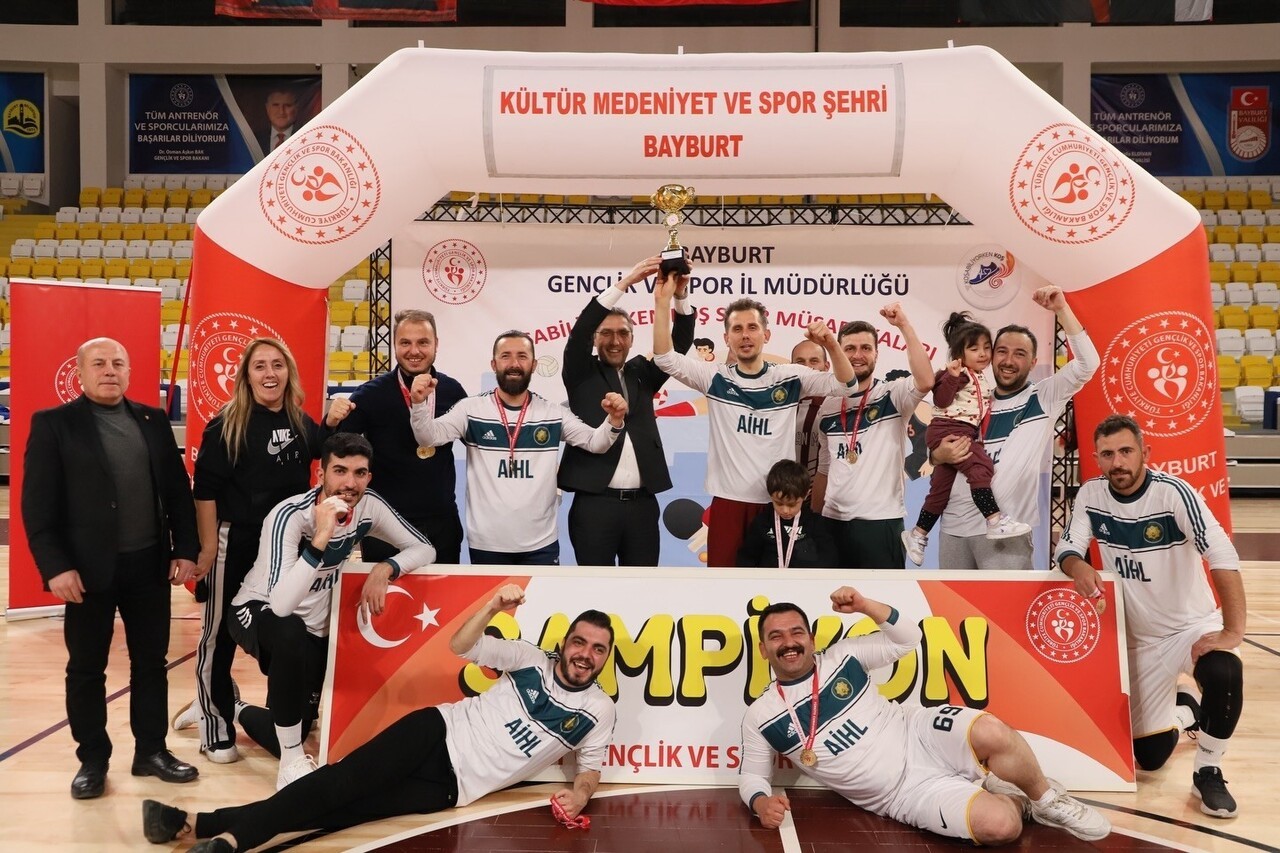 KURUMLAR ARASI VOLEYBOL TURNUVASI’NIN ŞAMPİYONU MİLLİ EĞİTİM MÜDÜRLÜĞÜ OLDU