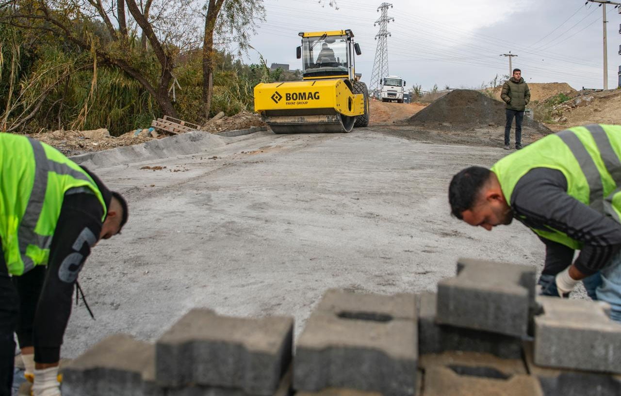 KUŞADASI BELEDİYESİ KENTE MODERN VE KONFORLU YOLLAR KAZANDIRIYOR