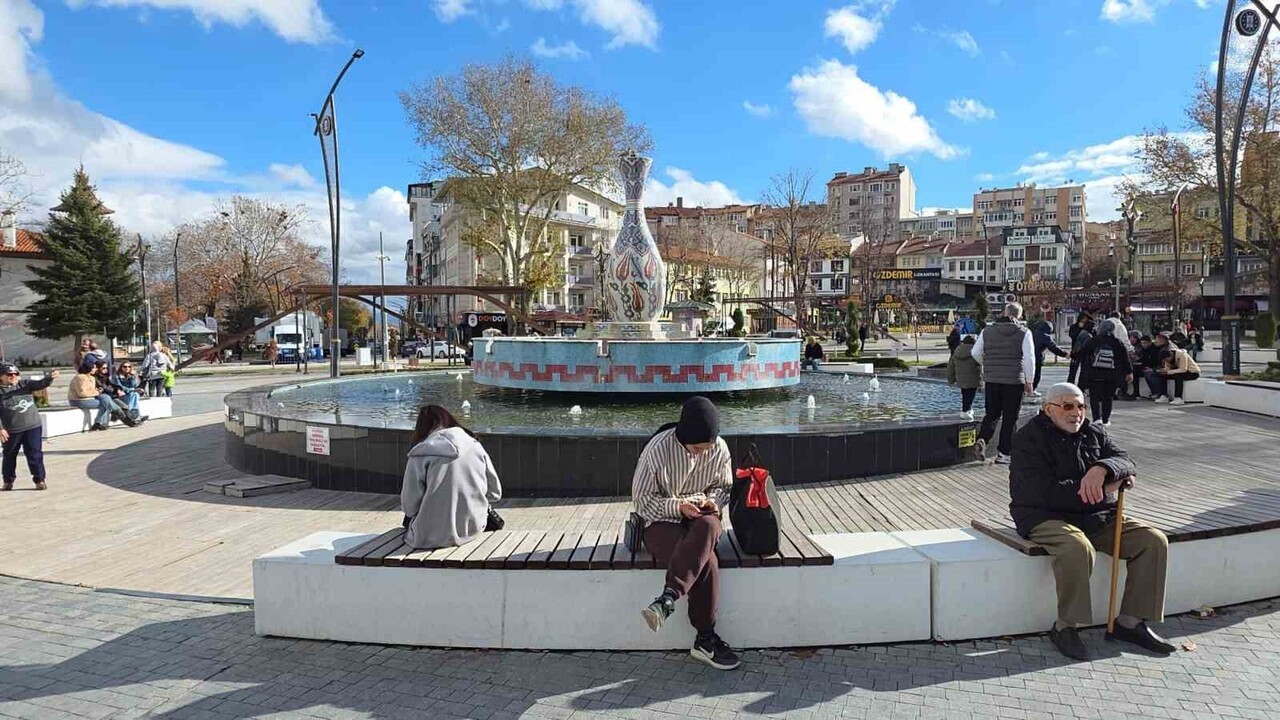 KÜTAHYA'DA EMEKLİ SAYISININ AKTİF ÇALIŞANLARI GEÇTİĞİ BİLDİRİLDİ.