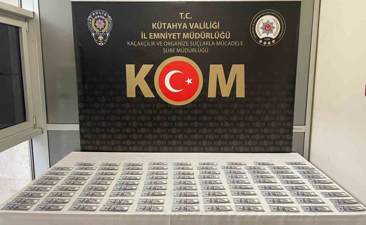 KÜTAHYA'DA KOM EKİPLERİ SAHTE PARA OPERASYONUNDA KALPAZANI YAKALADI