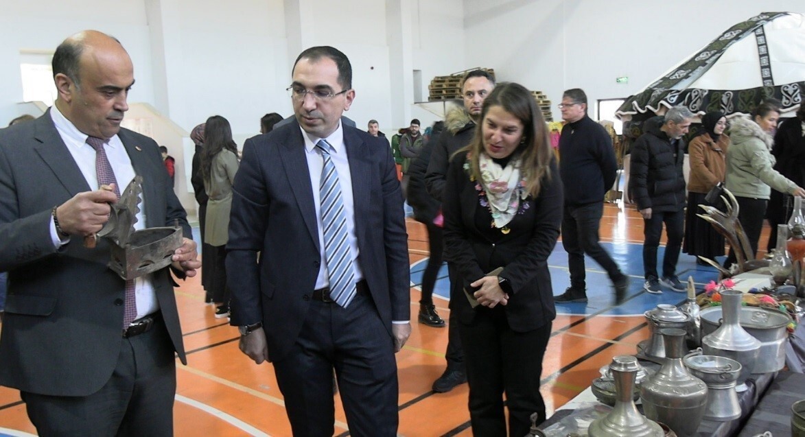 KÜTAHYA'NIN TAVŞANLI İLÇESİNDE EĞİTİM VEREN NAZMİ SARI İLKOKULU VE BAĞLIK ORTAOKULU, ANLAMLI BİR...