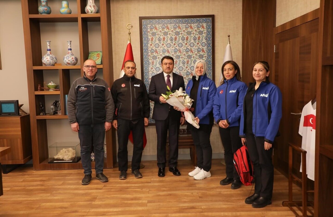 KÜTAHYA AFAD’DAN KURULUŞ YIL DÖNÜMÜNDE VALİLİĞE ZİYARET