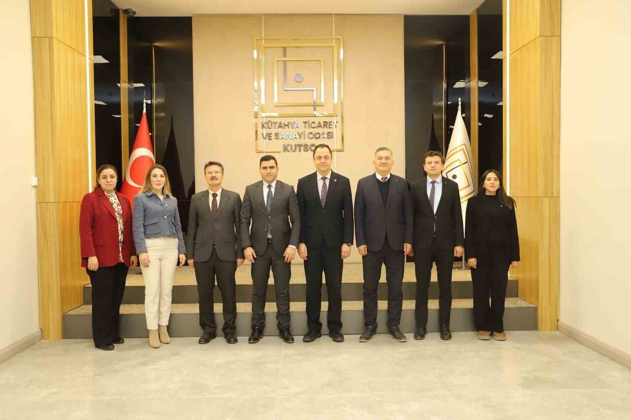 KÜTAHYA’DA MESLEKİ EĞİTİMİN GELİŞTİRİLMESİNE YÖNELİK İSTİŞARE TOPLANTISI