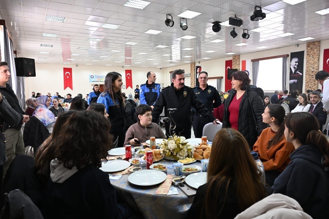 KÜTAHYA İL EMNİYET MÜDÜRLÜĞÜ EĞİTİM FAALİYETLERİNİ TAMAMLADI