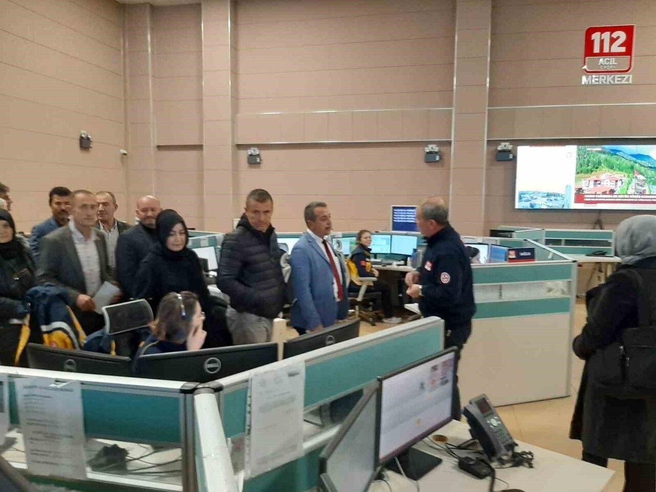 KÜTAHYA MUHTAR DERNEĞİ BAŞKANI İSMAİL ARI VE MAHALLE MUHTARLARI, 112 ACİL ÇAĞRI MERKEZİ’Nİ ZİYARET...